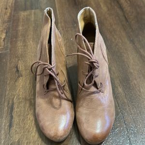 🆕Lucky Brand brown Wedge Boots Lace Up Size 7